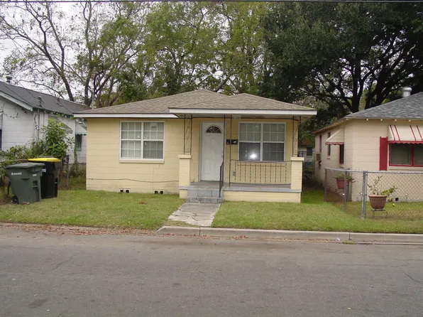 25 Norton St, Savannah, GA 31415