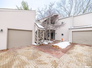 5626 N Withershin Point, Peoria, IL 61615