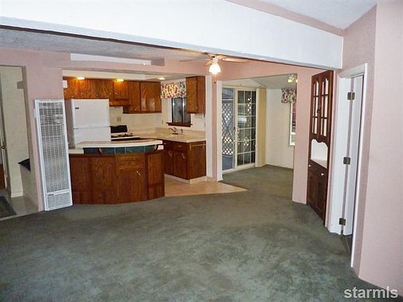 3rd image of 2698 Armstrong Ave