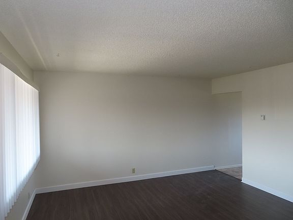 5th image of 37 Gardenia Dr #6