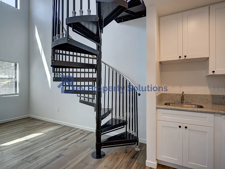 115 S Elm St — Photo 10