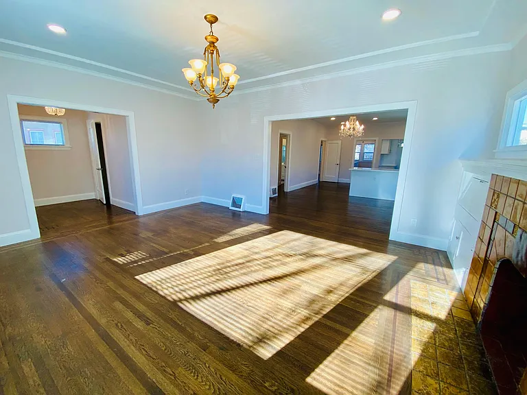 2488 Havenscourt Blvd — Photo 4