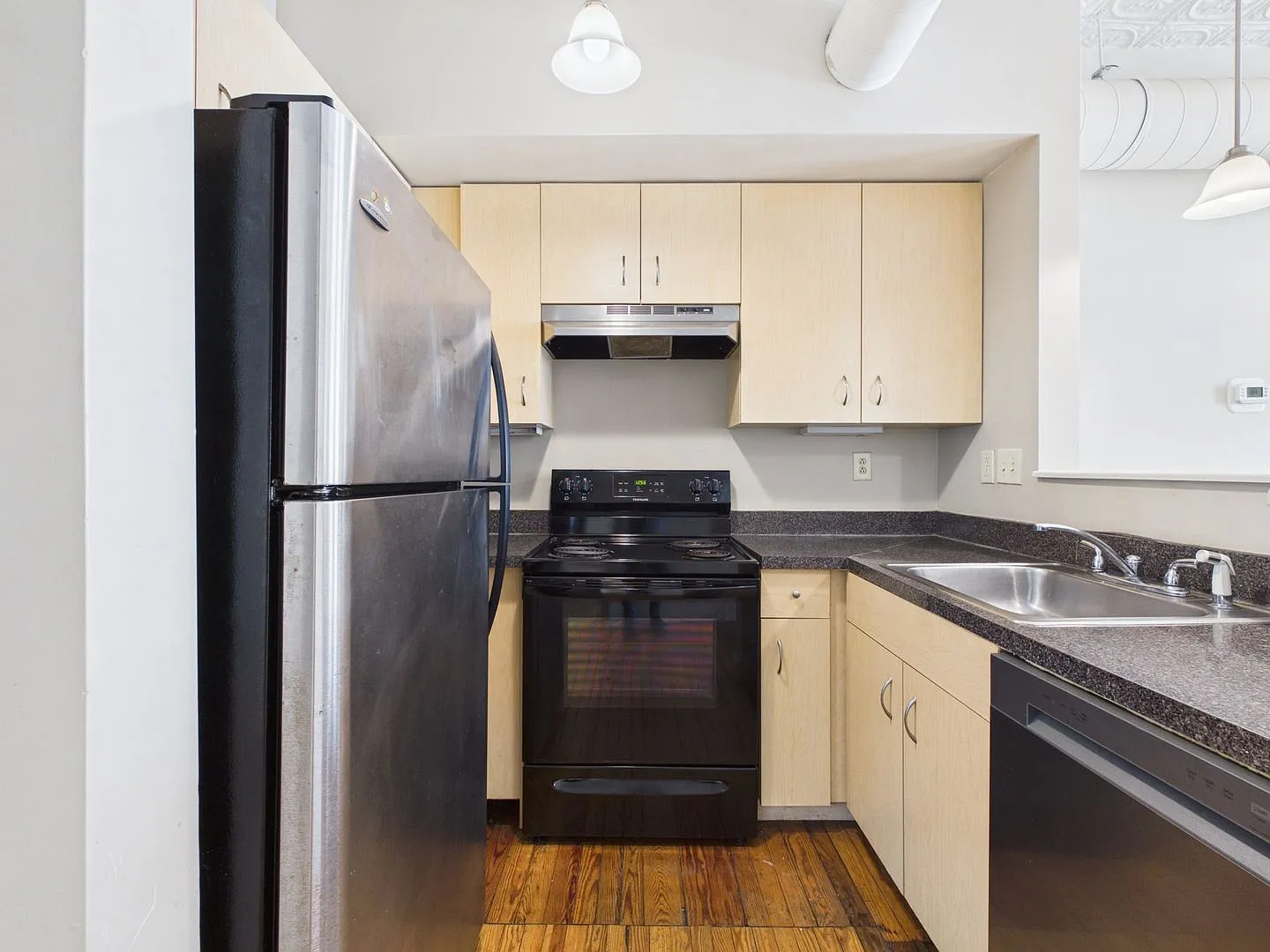 2 bed, 2.0 bath, 925 sqft, $1,675 — Photo 4
