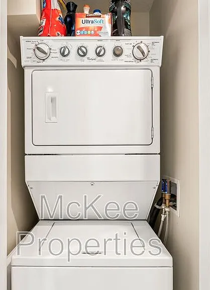 1199 Pacific Hwy #304 — Photo 27