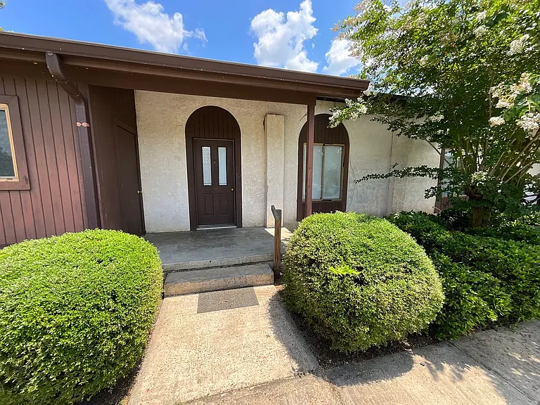 2337B Fillmore Dr — Photo 1