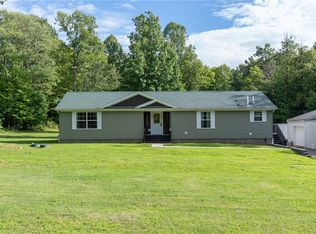 1352 Enterprise Rd, Grove City, PA 16127