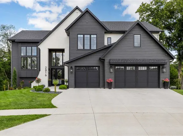 2816 Buckle Down Cir, Iowa City, IA 52245