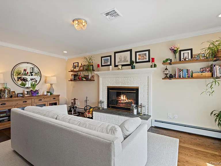 15 Lawrence Ct — Photo 17