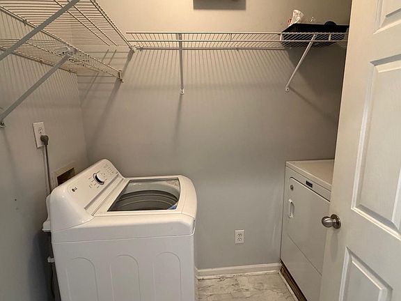 3rd image of 300 Riverbend Dr APT 1E