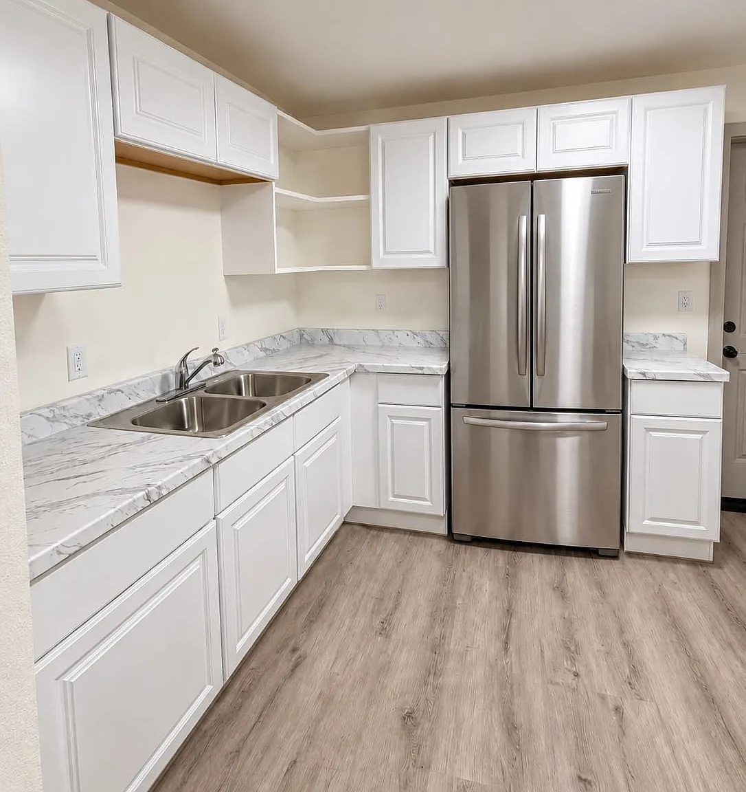 2 bed, 836 sqft, $1,685 — Photo 2