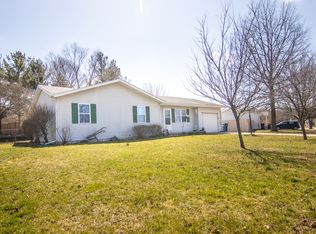 2109 Robin Rd, Mahomet, IL 61853