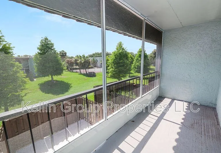 2862 Somerset Park Dr — Photo 22