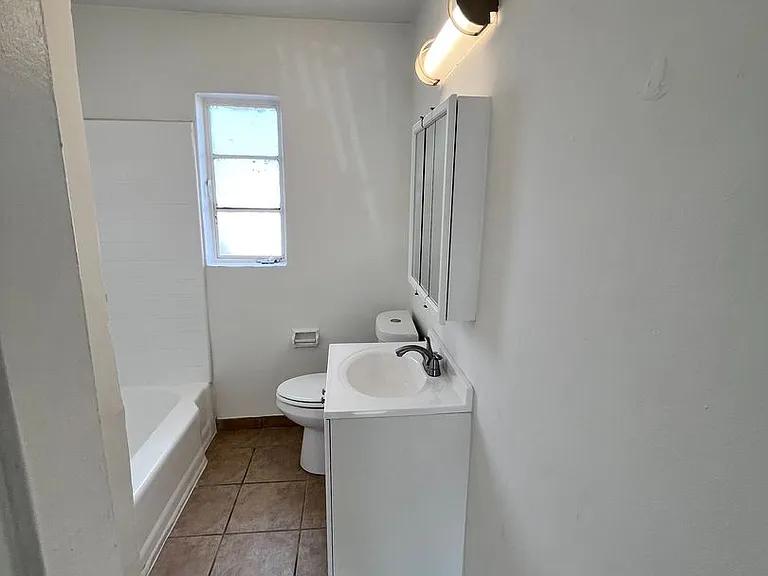 220 E Fort Lowell Rd — Photo 36