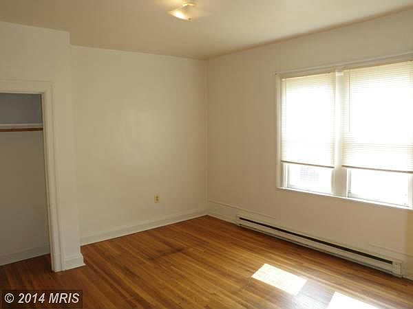 2nd image of 502 W King St APT 1