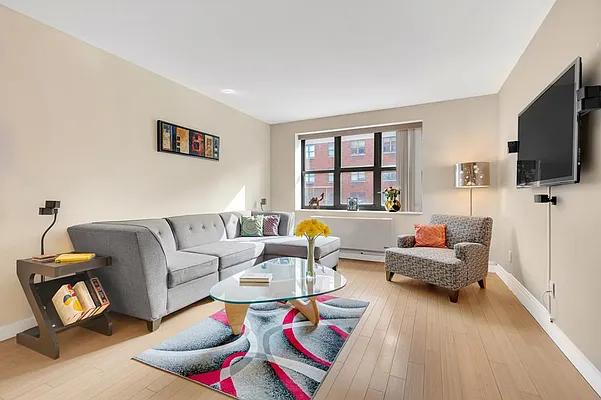 Sold by R New York | media 1