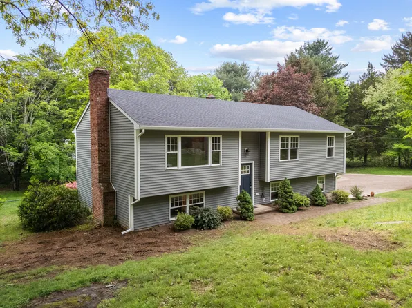 831 Nut Plains Rd, Guilford, CT 06437
