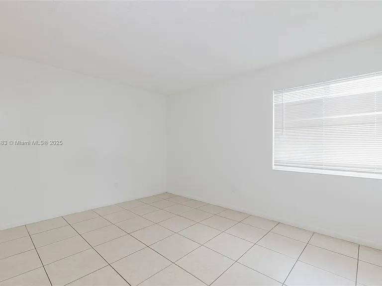 2020 NW 119th St #1122 — Photo 15