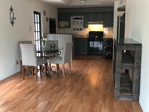 3rd image of 902 E Washington Ave #6