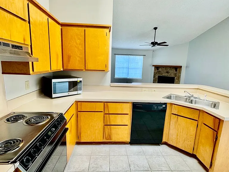 8693 Blackshear Ct — Photo 7