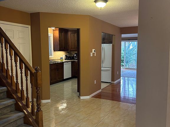 2nd image of 646 Ridgeview Dr