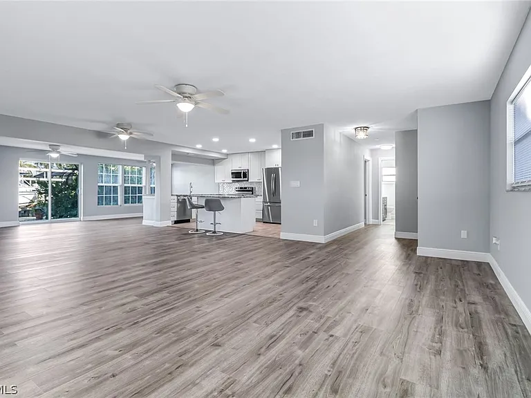 4312 S Bay Cir — Photo 4