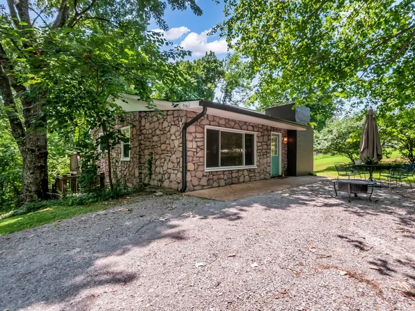 4080 Manning Hollow Rd, Pegram, TN 37143