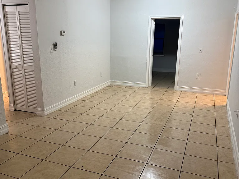 3712 Columbia St — Photo 5