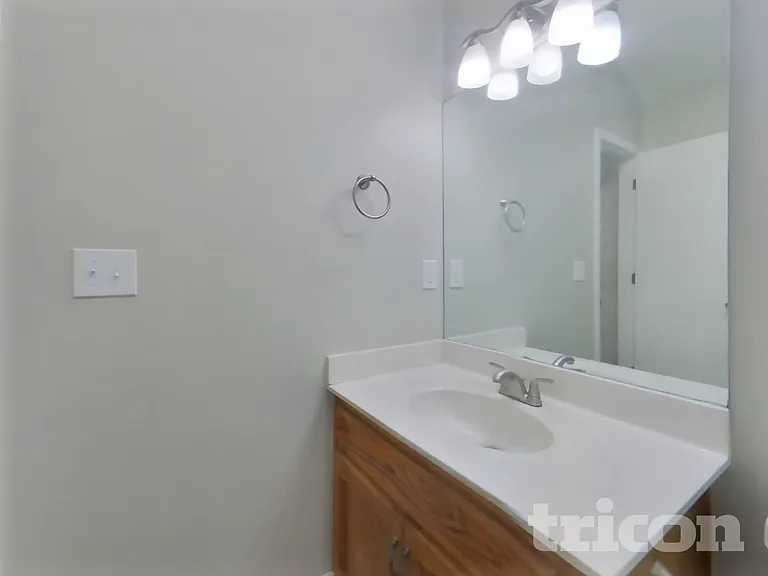 8835 NE 73rd Ct — Photo 7