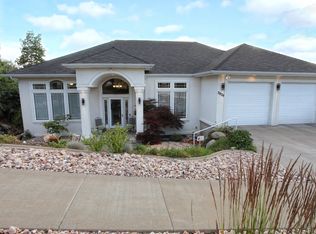 2826 Oakwood Dr, Bountiful, UT 84010