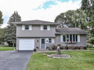 16 Karen Dr, Rochester, NY 14606