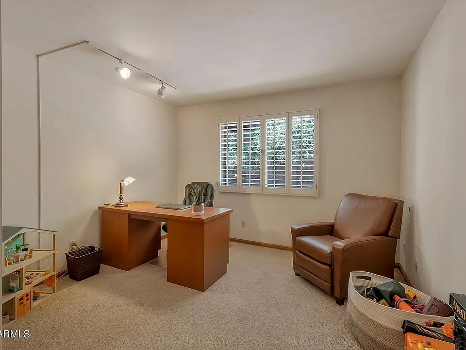 12028 N 53rd Pl