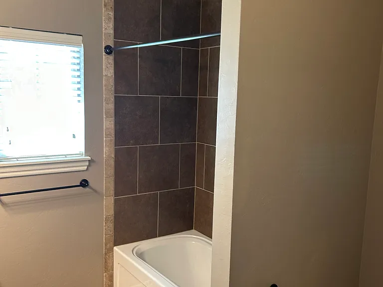 12011 Jadesdale Cir — Photo 37