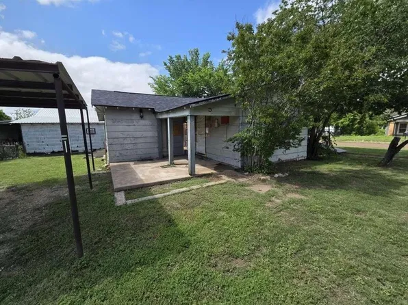 619 N Dunbar St, Electra, TX 76360