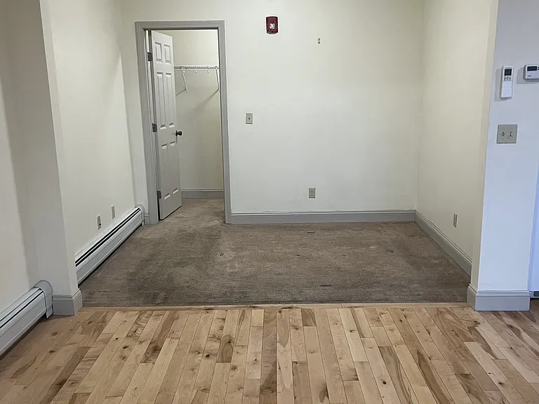 191 College St #401 — Photo 3