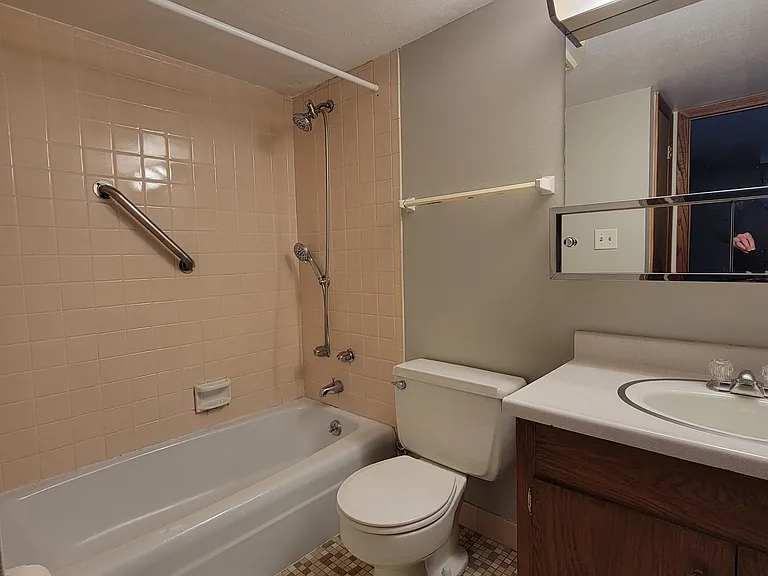 5510 58th Ave #6 — Photo 9