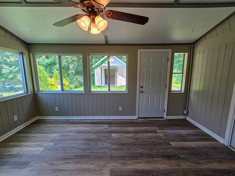 151 Mahoning Dr — Photo 14