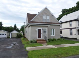 15 Collins St, Chateaugay, NY 12920