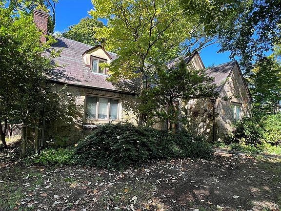 3rd image of 116 Huntington Road