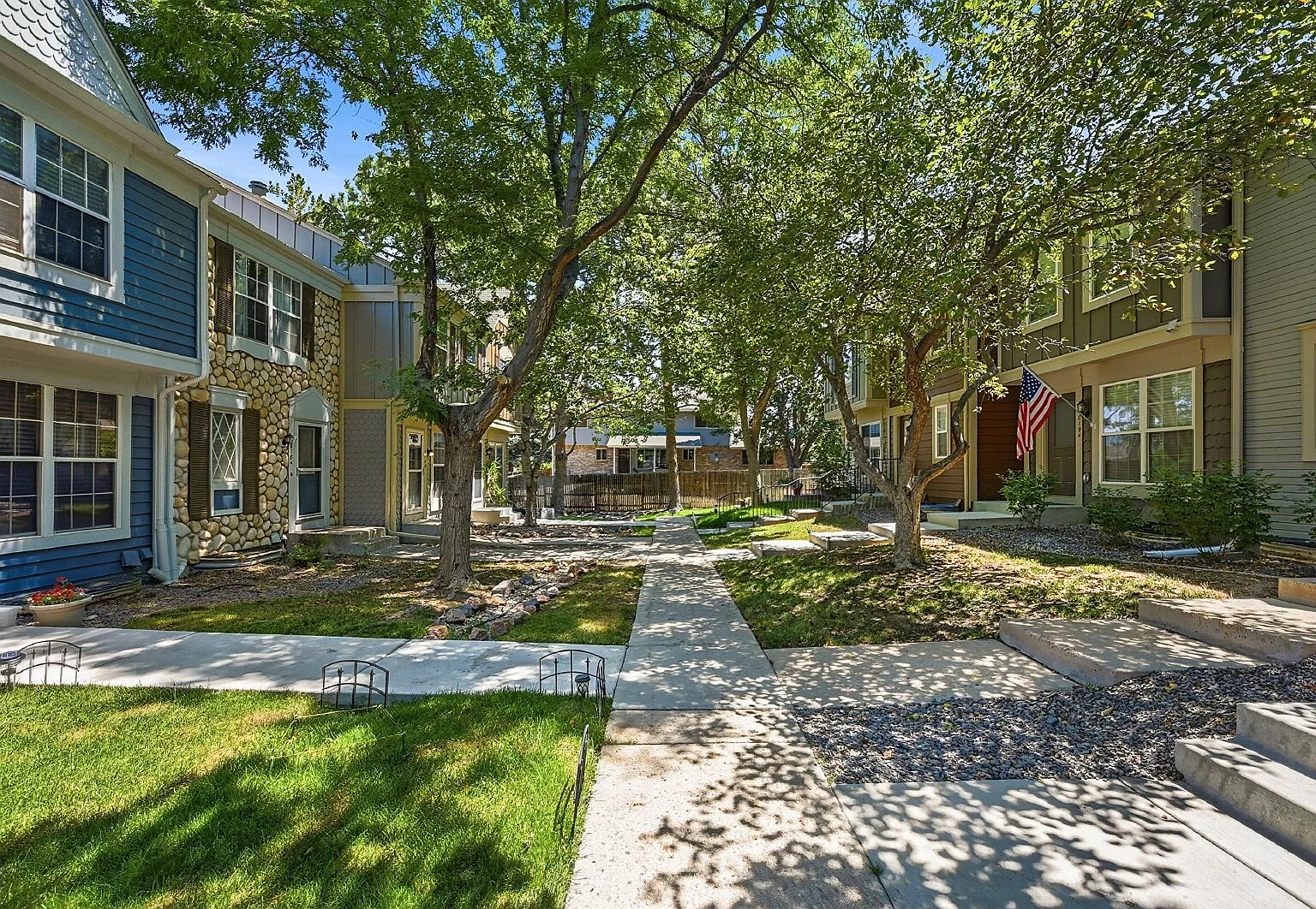 2 bed, 2.5 bath, 1358 sqft, $2,471 — Photo 3