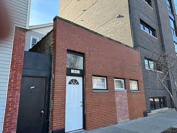 2nd image of 1241 W Chicago Ave #1