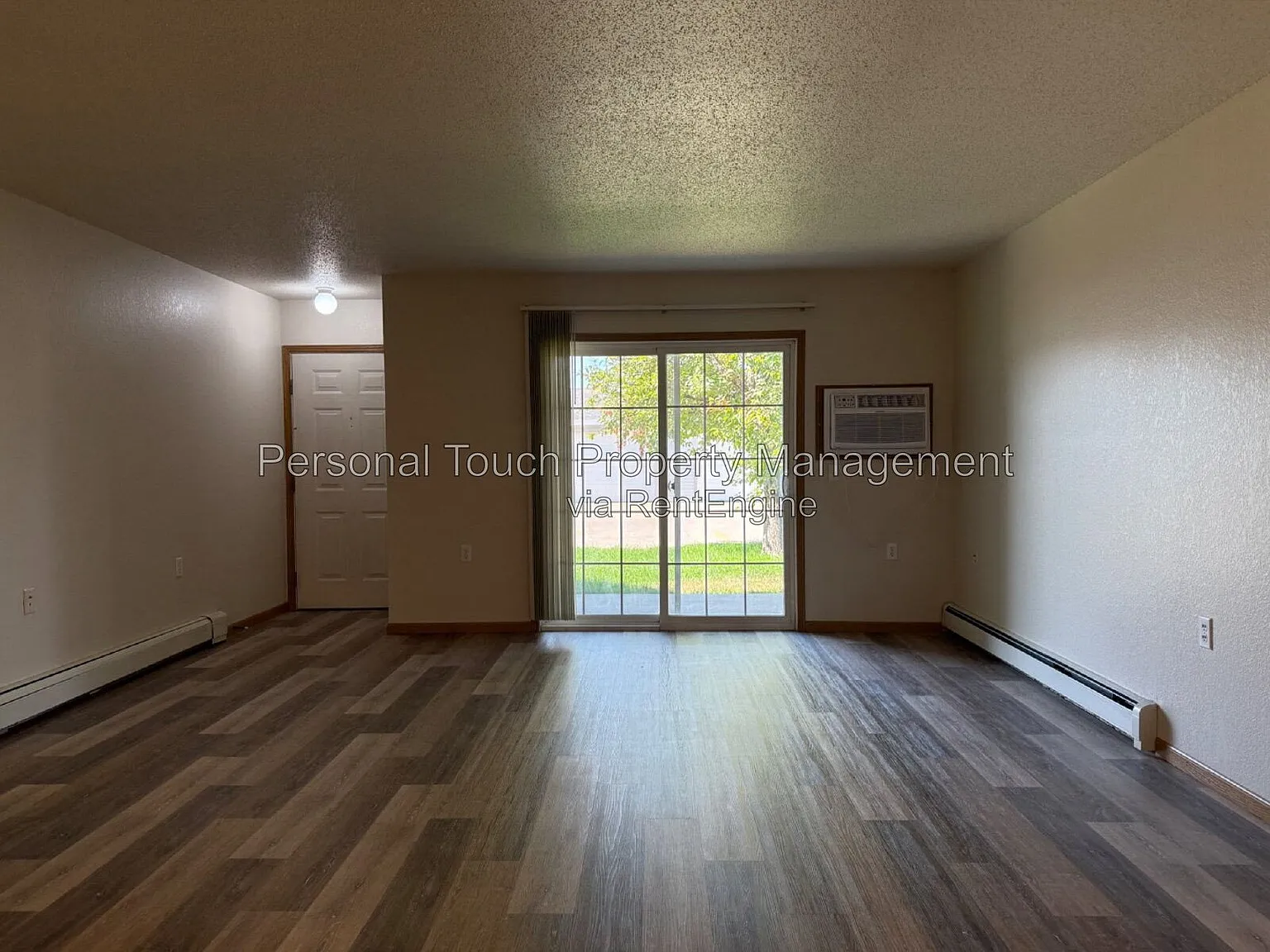 1 bed, 1.0 bath, $995 — Photo 2
