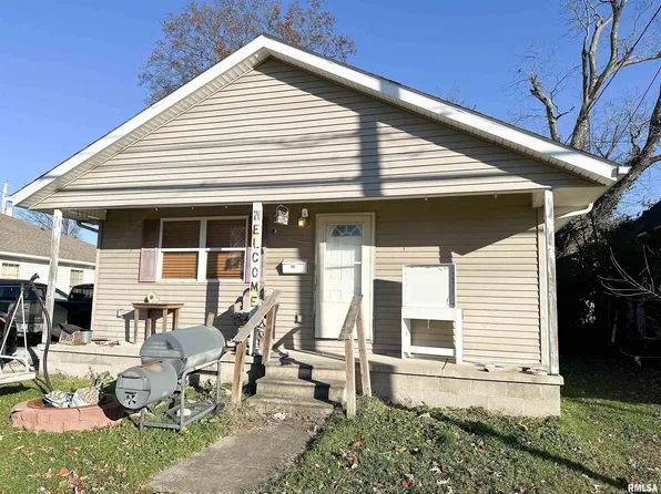 403 N Madison St, Marion, IL 62959