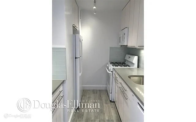 Rented by Douglas Elliman | media 7