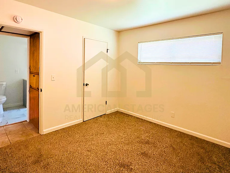 525 N South St #B — Photo 8