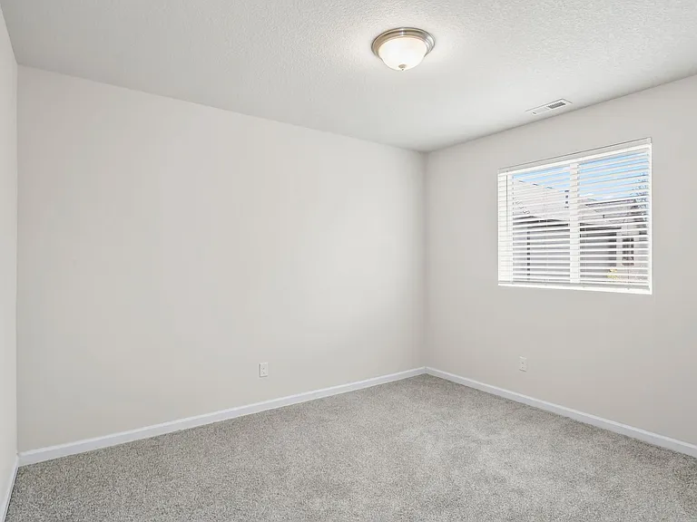 20519 SE Cameron Ave — Photo 15