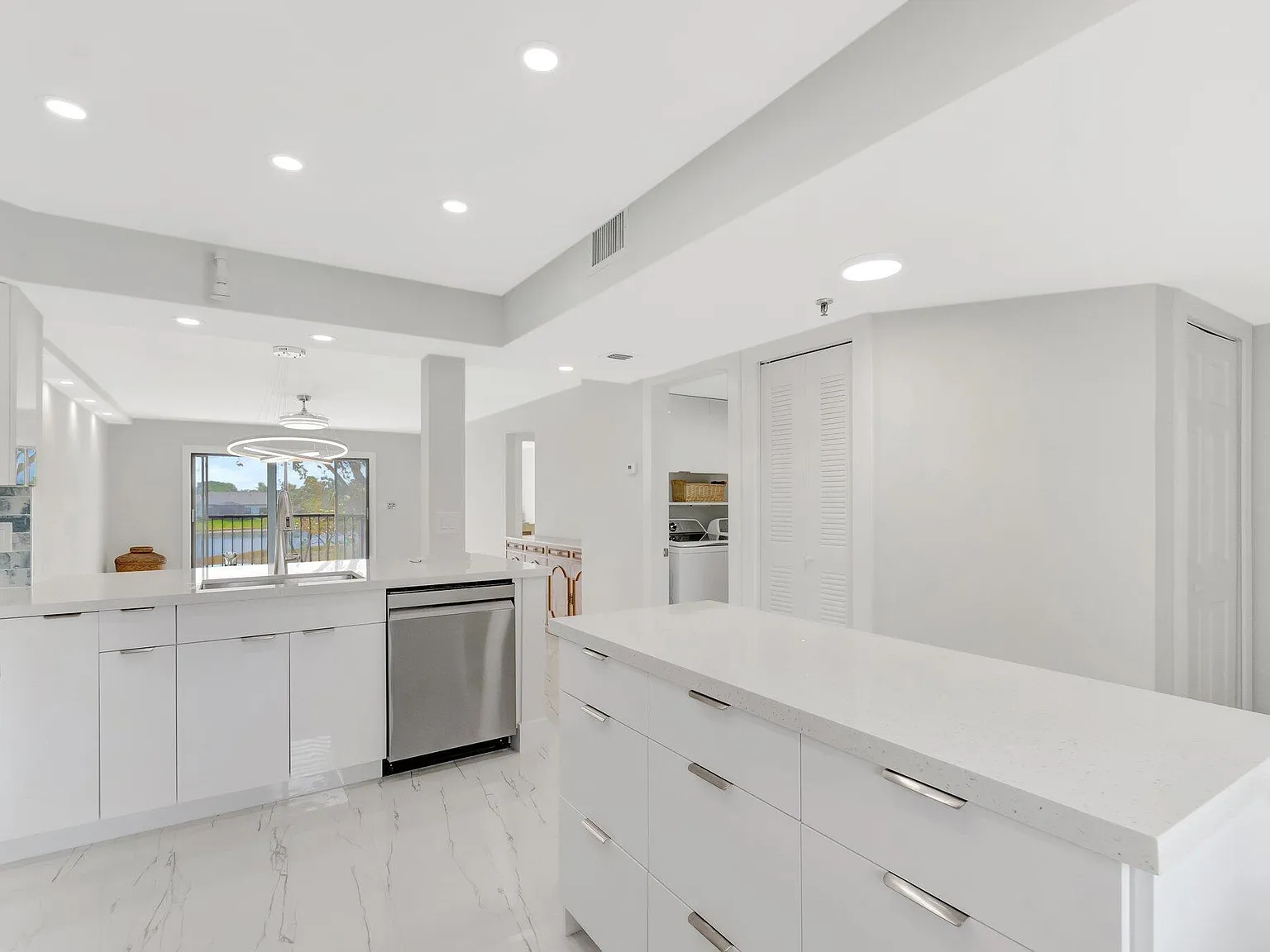 2 bed, 2.0 bath, 1230 sqft, $2,475 — Photo 4