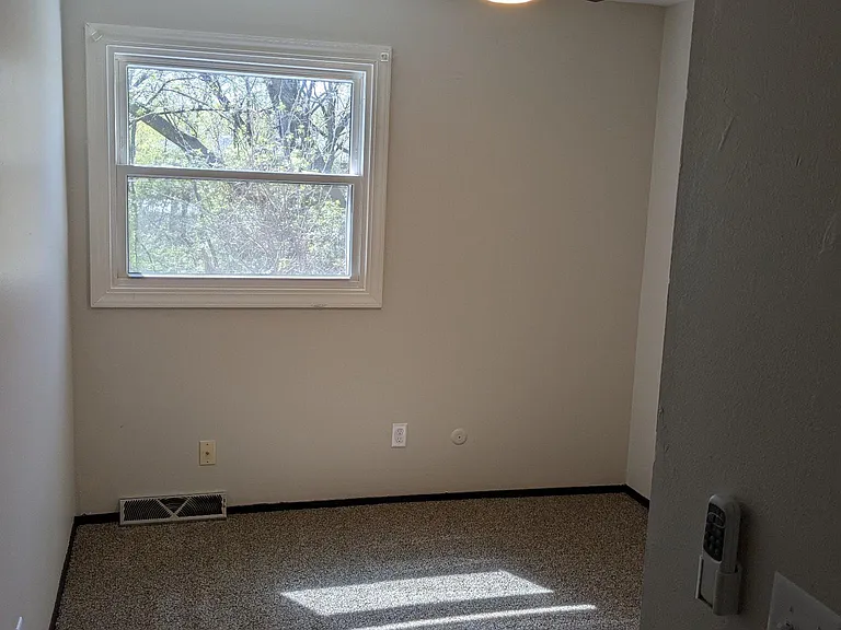 645 Easton Pkwy — Photo 5