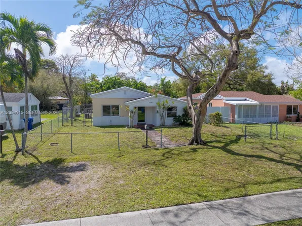 2048 NE 180th St, North Miami Beach, FL 33162