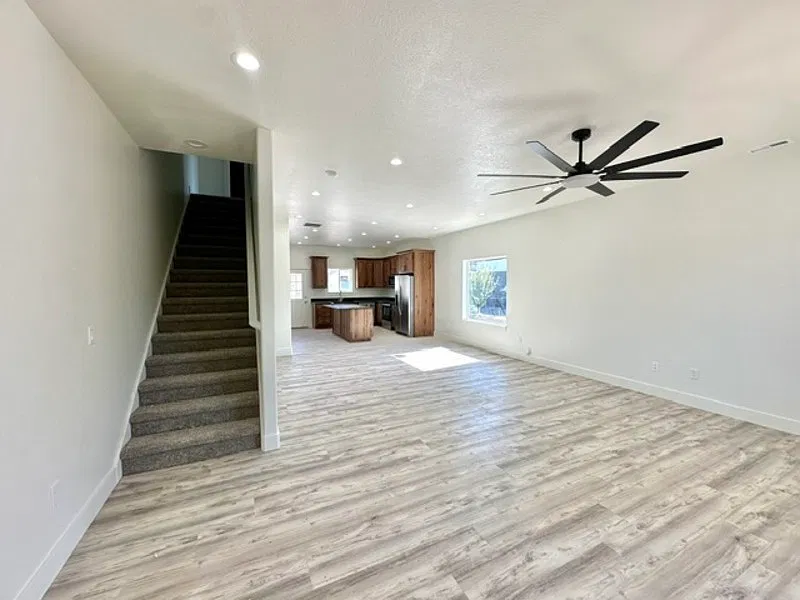 3 bed, 2.5 bath, $2,200 — Photo 2