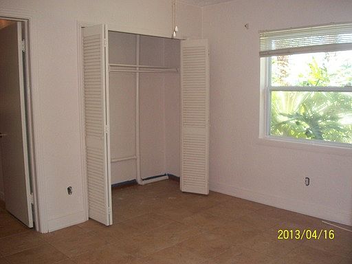 3rd image of 302 Sunset Blvd